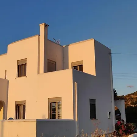 κυκλαδίτικη μεζονέτα, 9 λεπτά από την χώρα, με θέα * Galanado